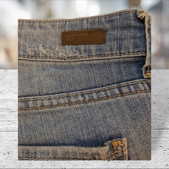 Kut from the Kloth distressed denim shorts size 10 - Picture 7 of 11